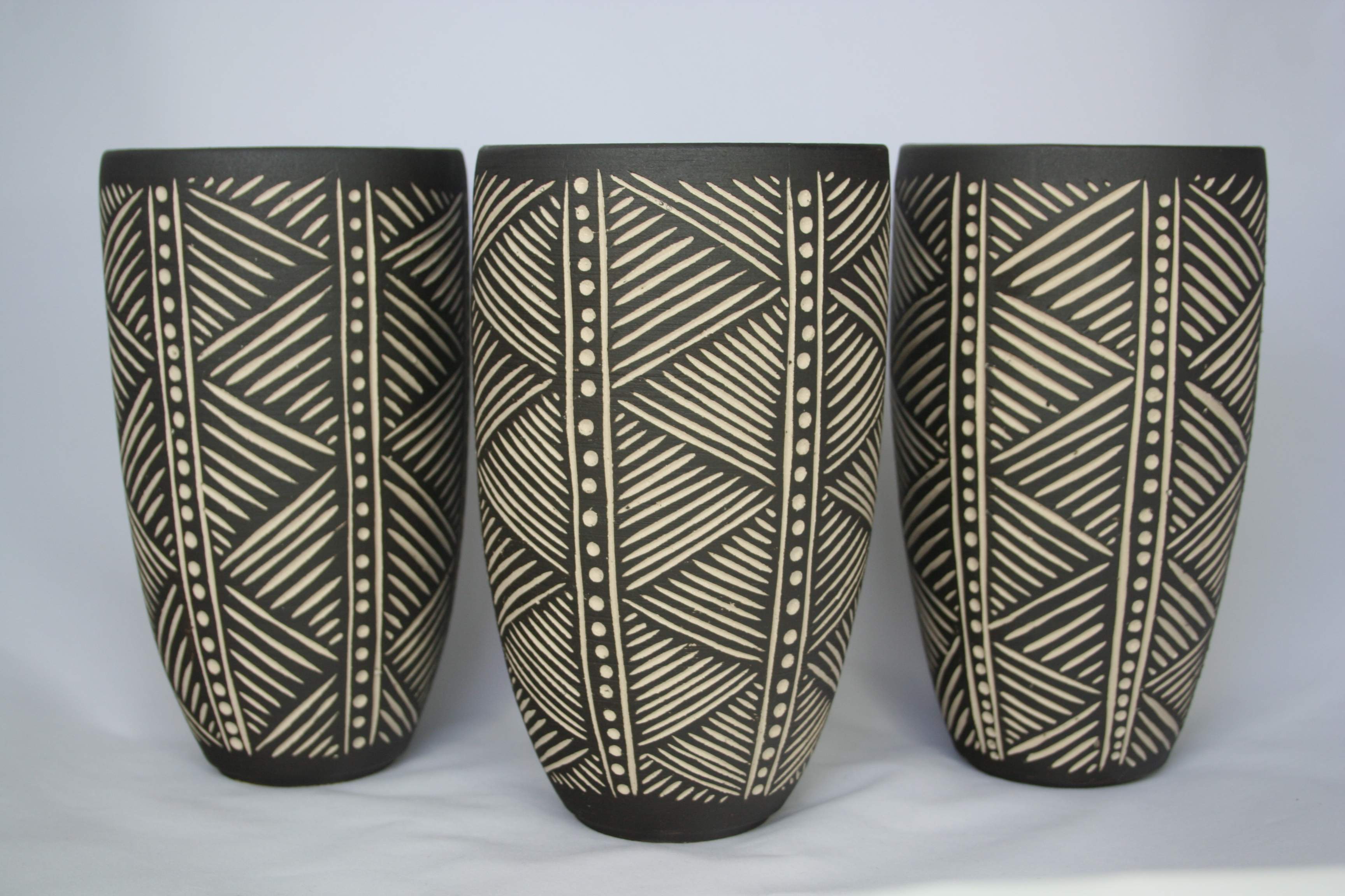 3 x white stoneware vase with incised black slip